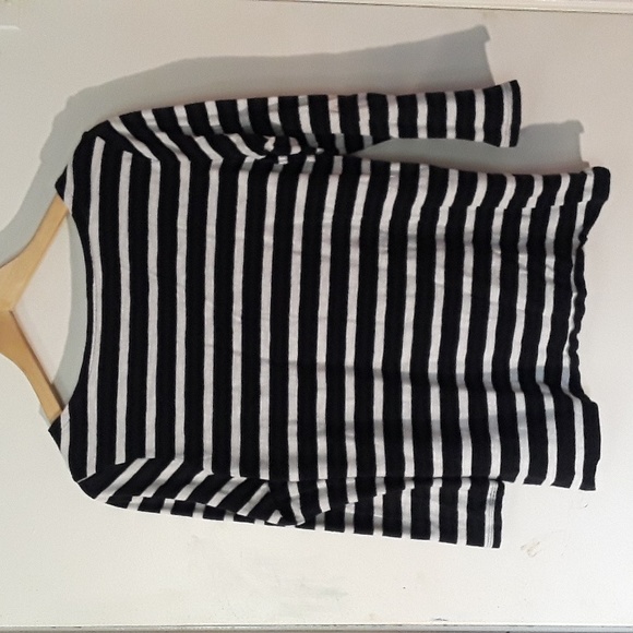Old Navy Black and White Striped Longsleeve Top size medium - Picture 2 of 5